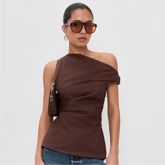 Reformation Tops - NWT • Dessa Top in cafe - size 2